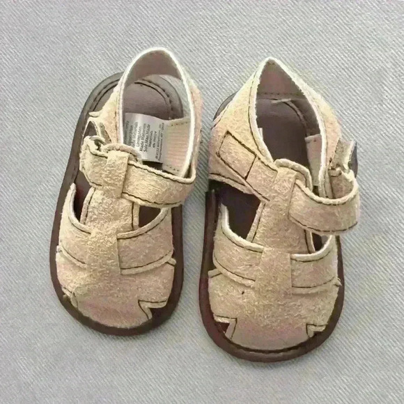 HB Other - NWOT HB 6-12 months (SZ 3) baby shoes/sandals